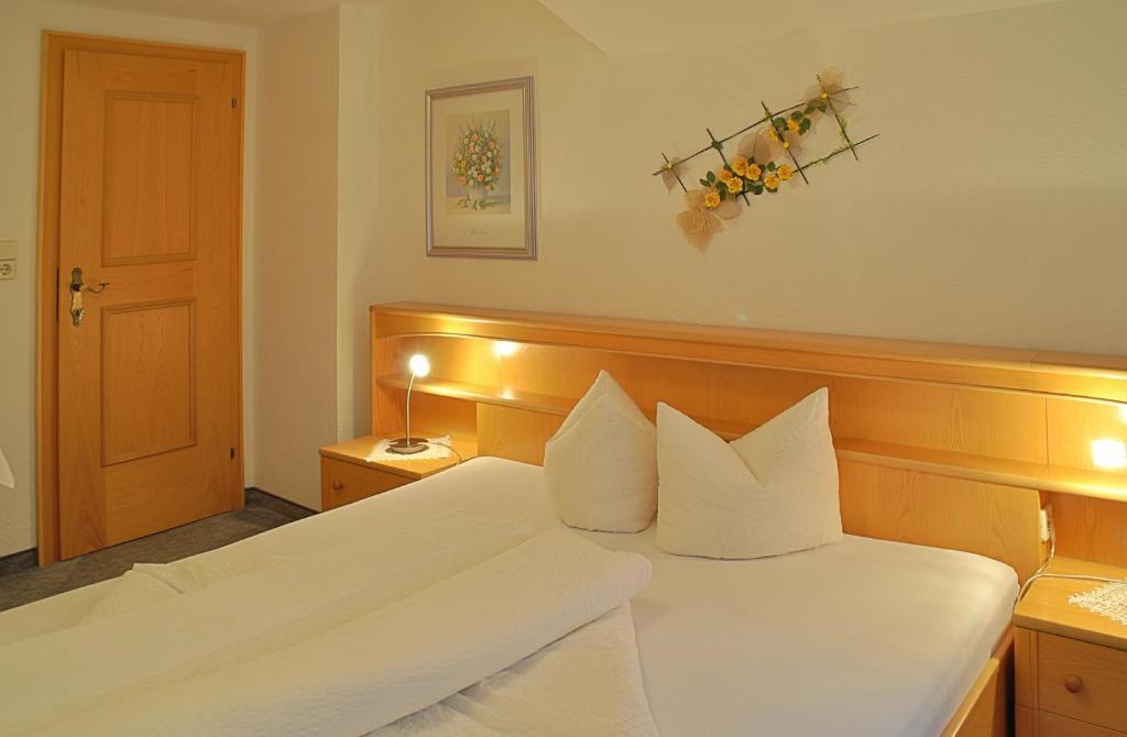 Gaestehaus Resi Jerzens Kamer foto