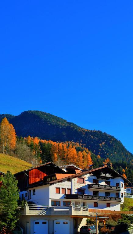 Gaestehaus Resi Jerzens Buitenkant foto